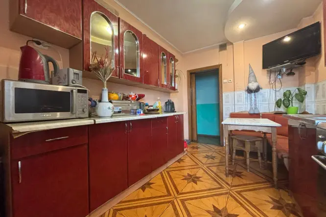 Realty photo, pr.  Beresteiskii, 1 - 13