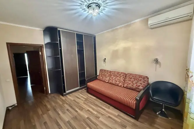 Realty photo, Dnіprovska naberejna, 19-V - 5