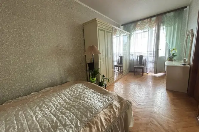 Realty photo, pr.  Beresteiskii, 1 - 4