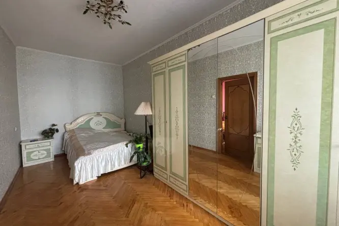 Realty photo, pr.  Beresteiskii, 1 - 3