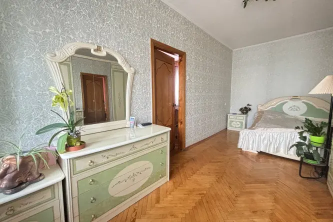 Realty photo, pr.  Beresteiskii, 1 - 5