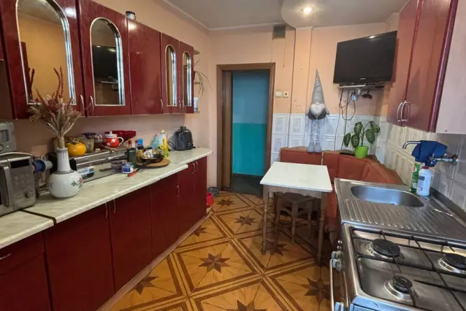 Realty photo, pr.  Beresteiskii, 1 - 12